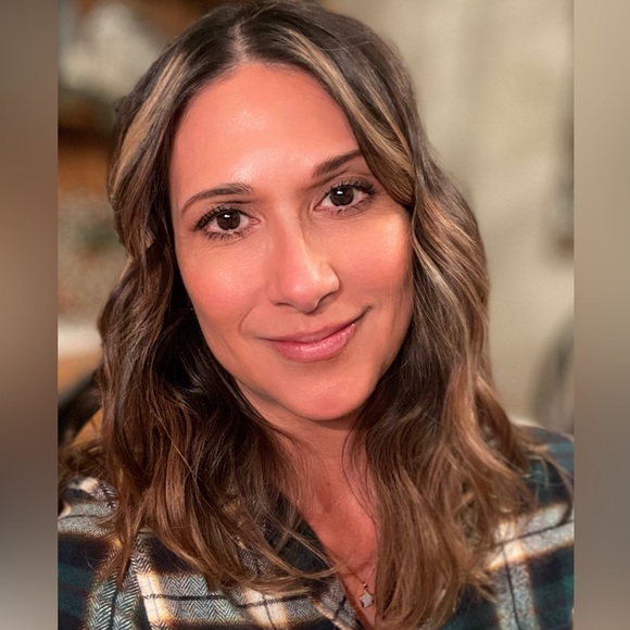 Meet your Posher, Elle - Picture 8 of 8